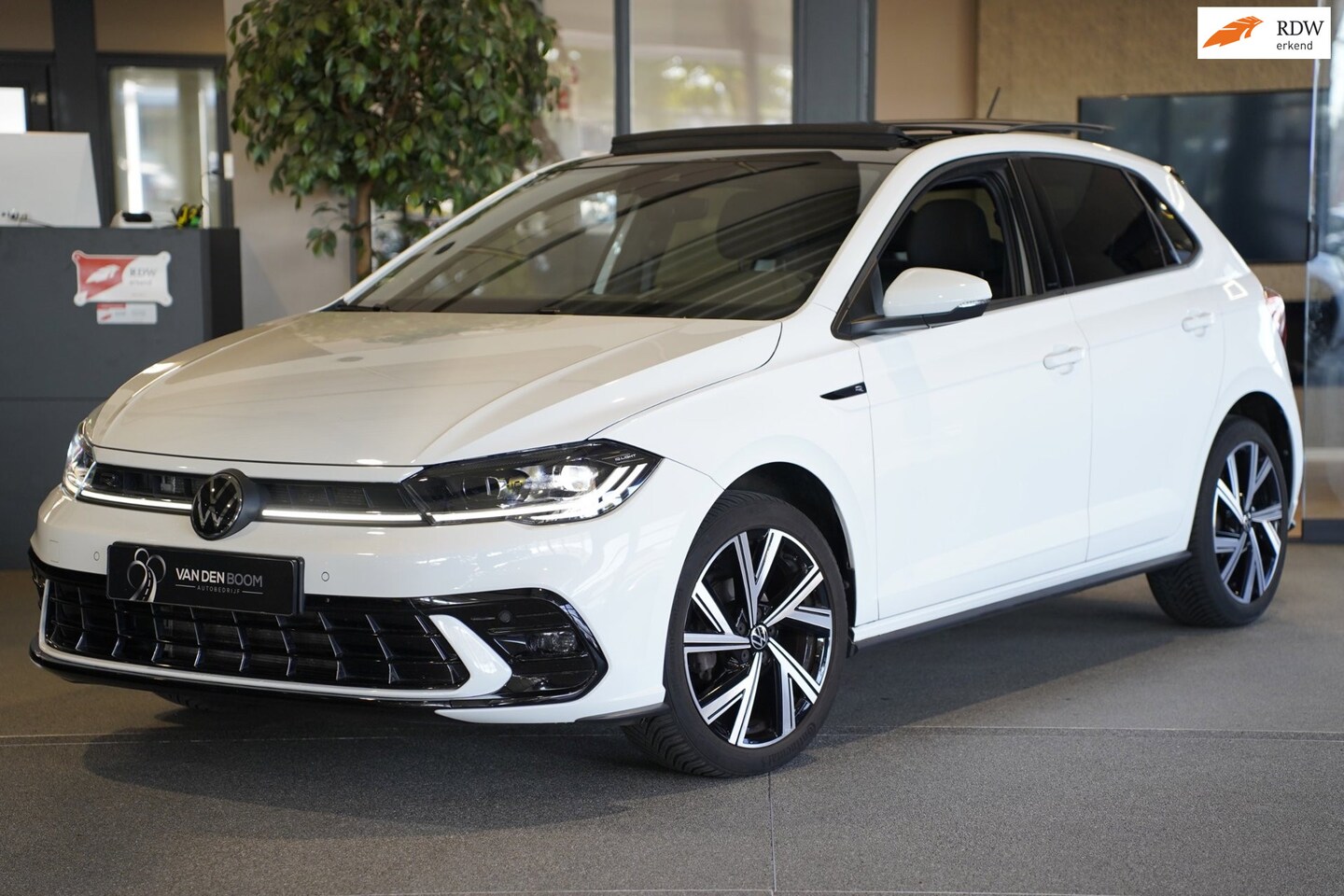 Volkswagen Polo - 1.0 TSI 2x R-Line DSG Facelift Pano IQ Matrix Beats Virtual - AutoWereld.nl