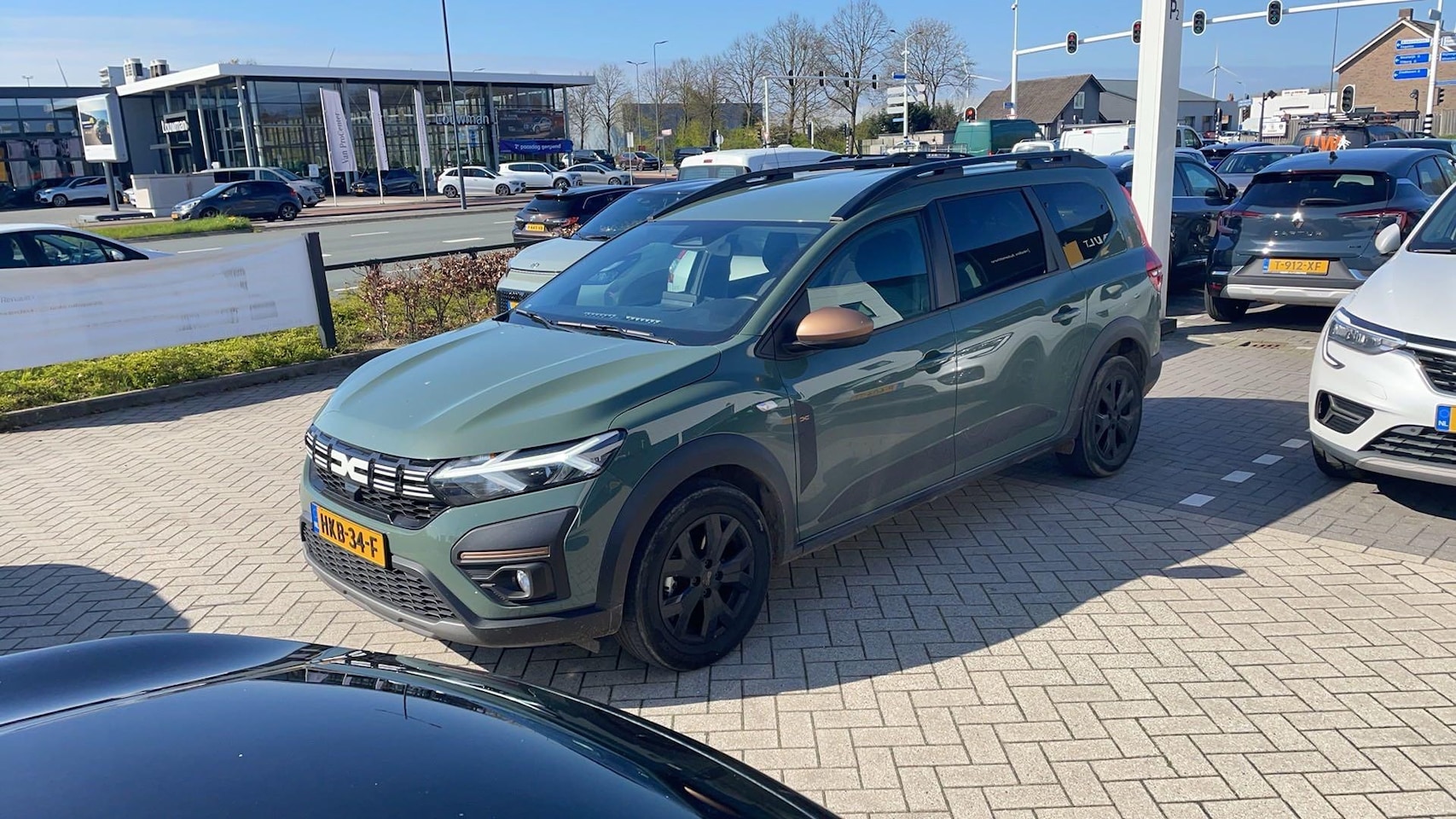Dacia Jogger - 1.0 TCe 100 ECO-G Extreme 7p. 1.0 TCe 100 ECO-G Extreme 7p. - AutoWereld.nl