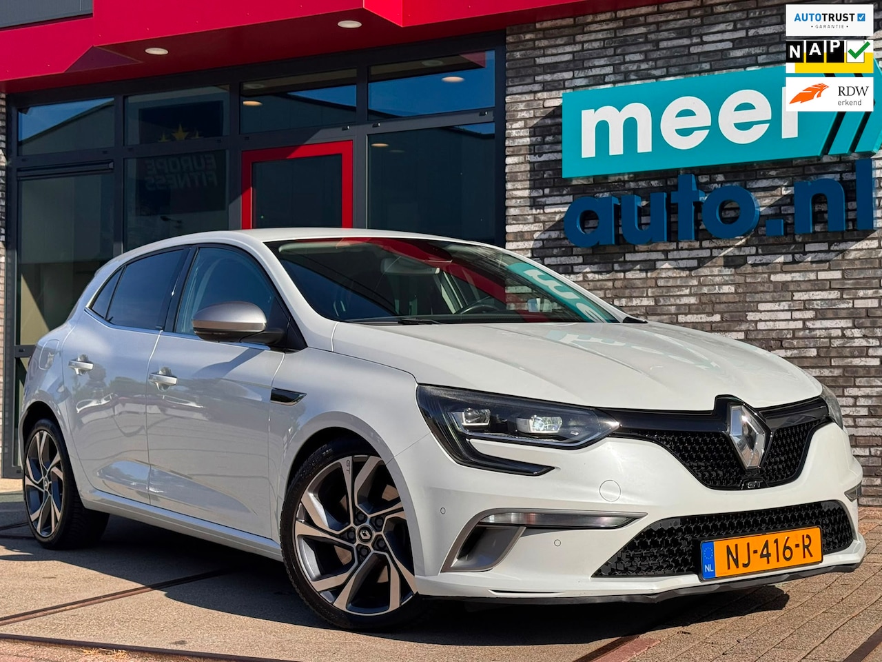 Renault Mégane - 1.6 TCe GT 205pk ORG.NL l HUD l BOSE l ADAP.CRUISE l KEYLESS l CAMERA l STOELVERWARMING - AutoWereld.nl