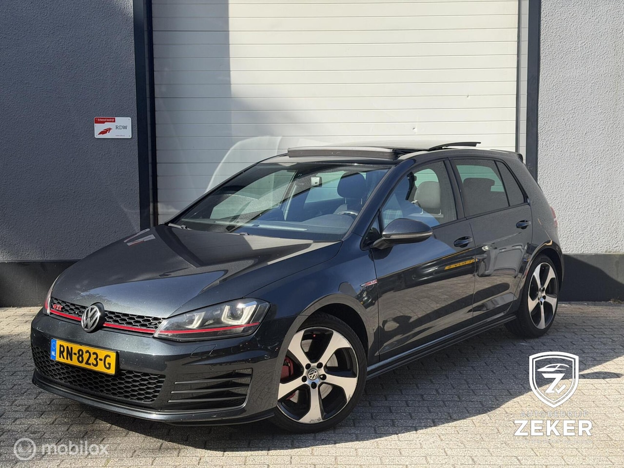 Volkswagen Golf - 2.0 TSI GTI Performance / 320 PK / Dealer / - AutoWereld.nl