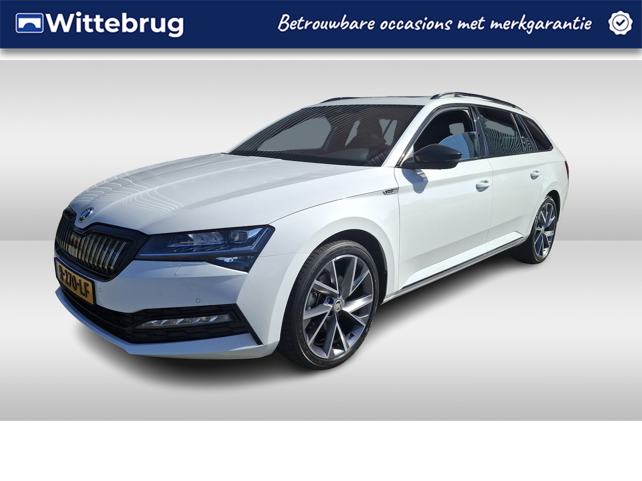 Skoda Superb Combi - 1.4 TSI iV Sportline Business Panoramadak / wegklapbare trekhaak / 360 camera /  HAL - AutoWereld.nl