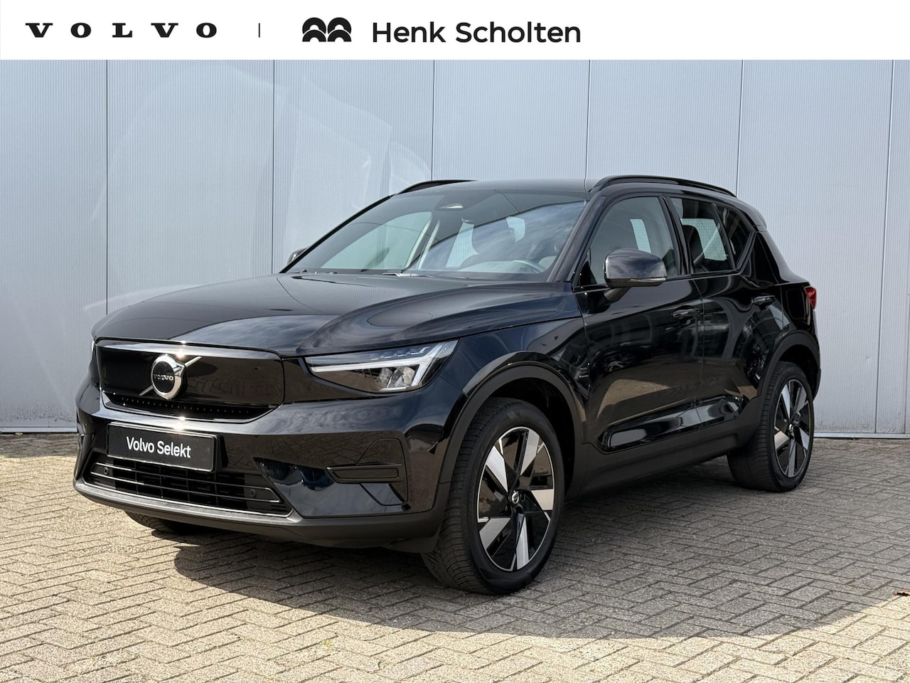 Volvo EX40 - Single Motor Extended Range Plus 82 kWh | Trekhaak | Verwarmbare voorstoelen en stuurwiel - AutoWereld.nl
