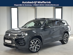 Volkswagen Tayron - 1.5 eHybrid R-Line Edition 272pk | Groot scherm | Trekhaak | Pano | 360 camera | Black-sty