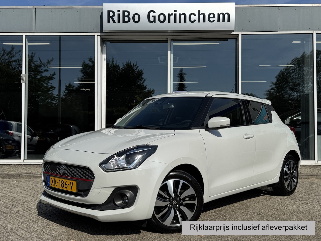 Suzuki Swift - 1.0 Stijl Smart Hybrid * Style * Achteruitrijcamera * Stoelverwarming * - AutoWereld.nl