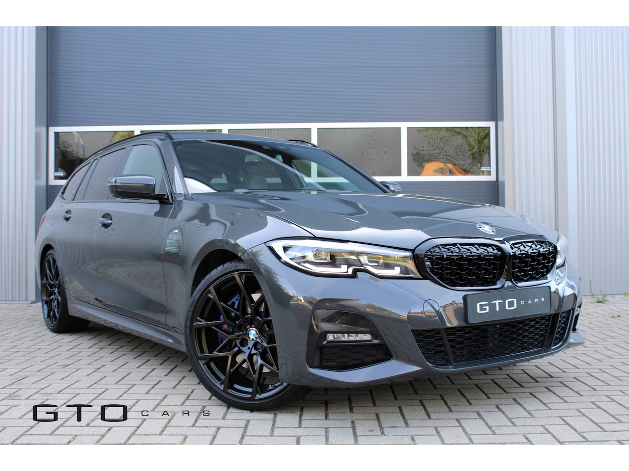 BMW 3-serie Touring - 330i M Sport | Pano | Apple Carplay | Sfeerverlichting | LED | Stoelverwarming - AutoWereld.nl