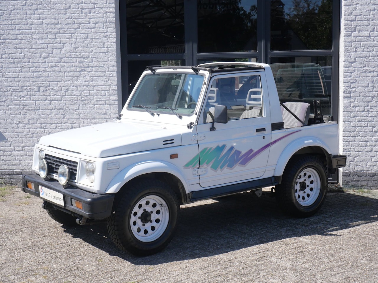 Suzuki Samurai 4x4 - 1.3 Cabrio 127.000km !!! 4 Persoons - AutoWereld.nl