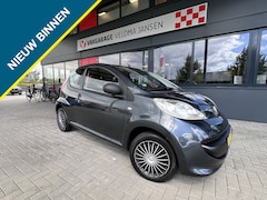 Peugeot 107 - 1.0-12V XR