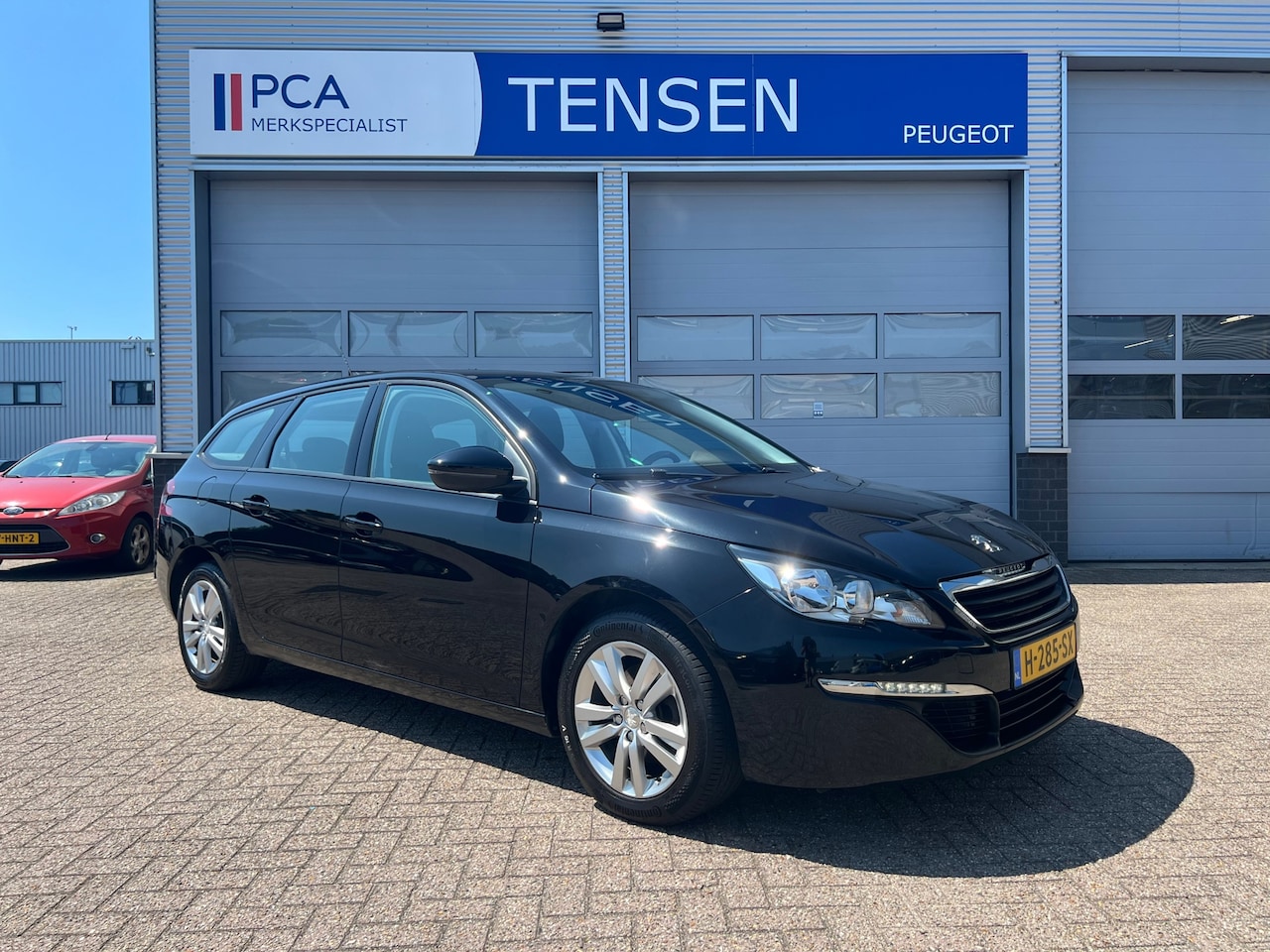 Peugeot 308 - 1.6 Bluehdi 100PK Active | Navigatie | Trekhaak | Apple Carplay | Cruise control | - AutoWereld.nl