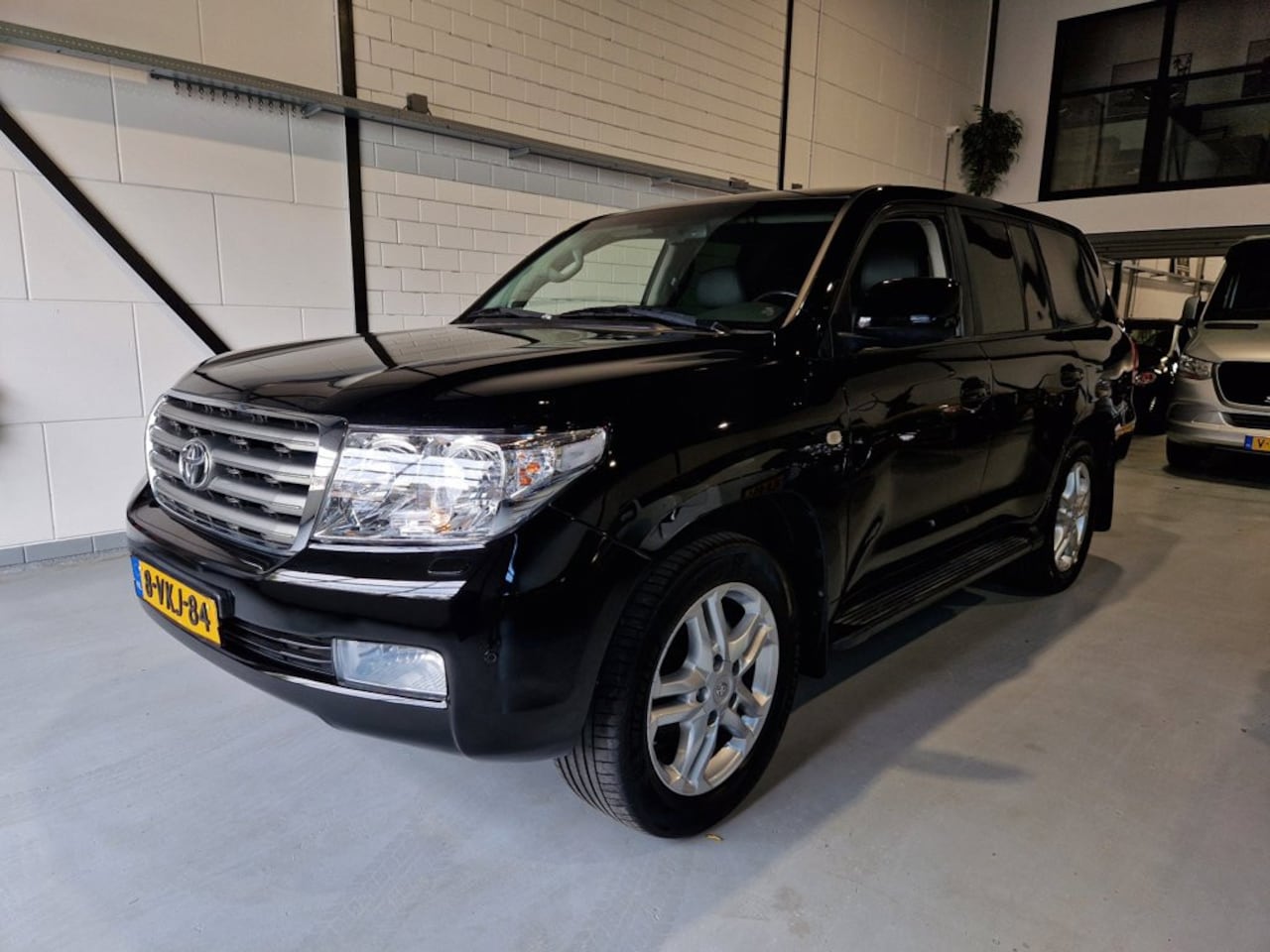 Toyota Land Cruiser V8 - LandCruiser 4.5 V8 D-4D Executive Grijs kenteken - AutoWereld.nl