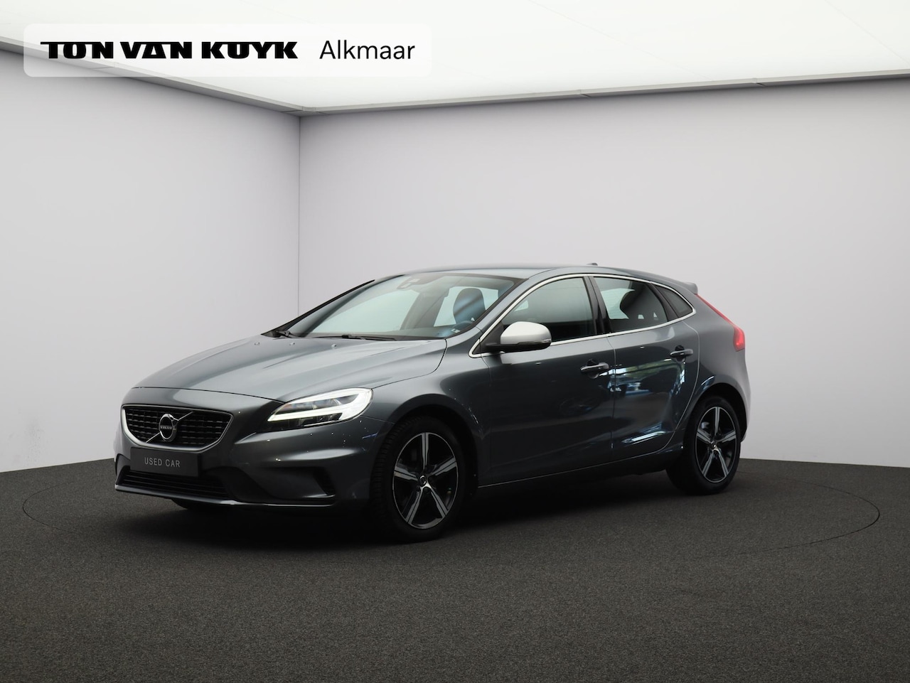Volvo V40 - 2.0 T4 190PK Business Sport / Trekhaak / 17" / Nubuck-Leder / Stoelverwarming / LED / Crui - AutoWereld.nl