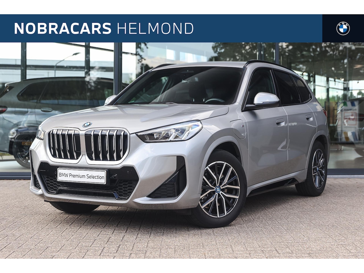 BMW X1 - xDrive25e M Sport Automaat / Trekhaak / Sportstoelen / Achteruitrijcamera / Stoelverwarmin - AutoWereld.nl