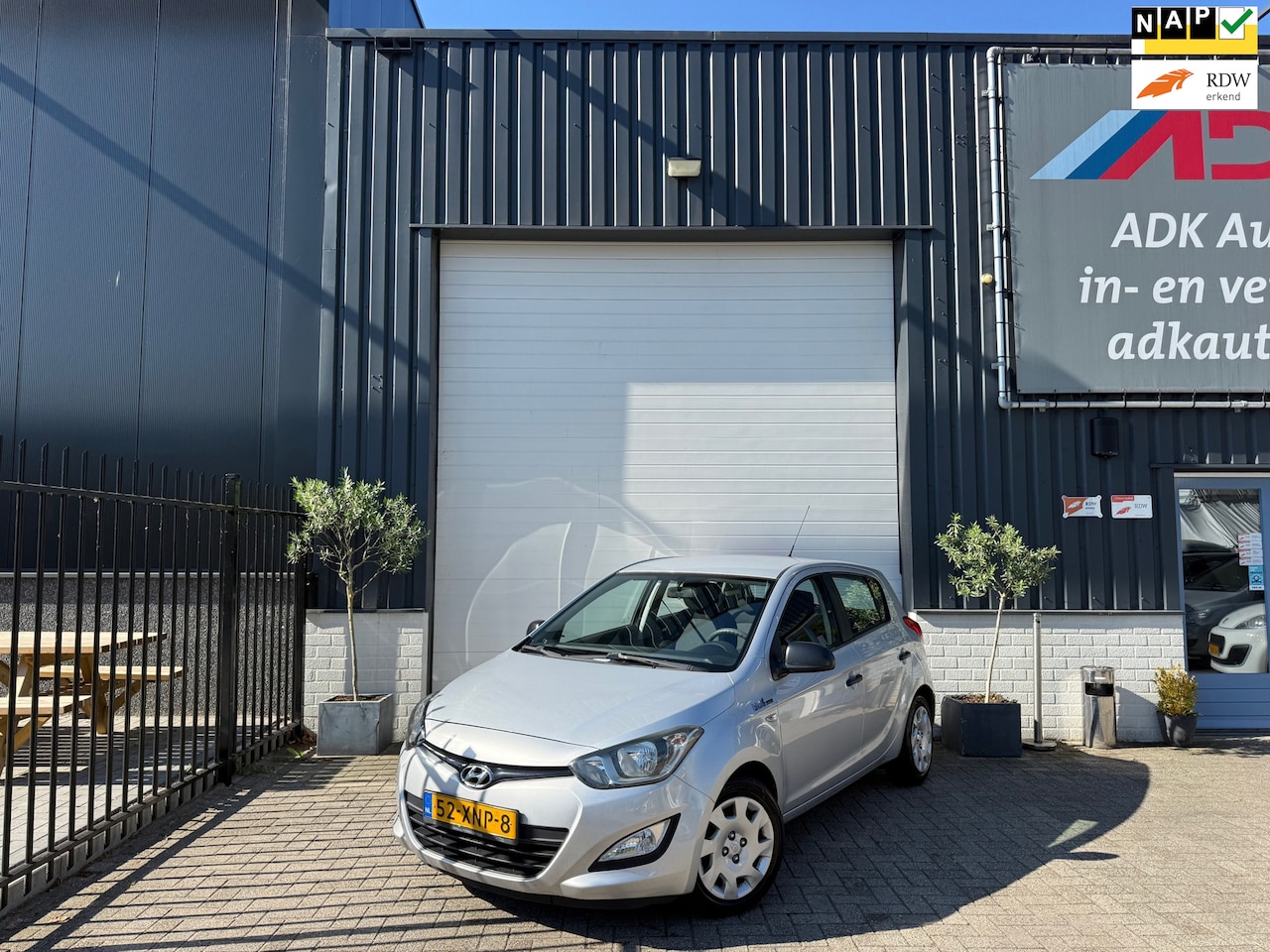 Hyundai i20 - 1.2i Business Edition AIRCO/PDC/ELEK PAKKET/NIEUWE APK - AutoWereld.nl