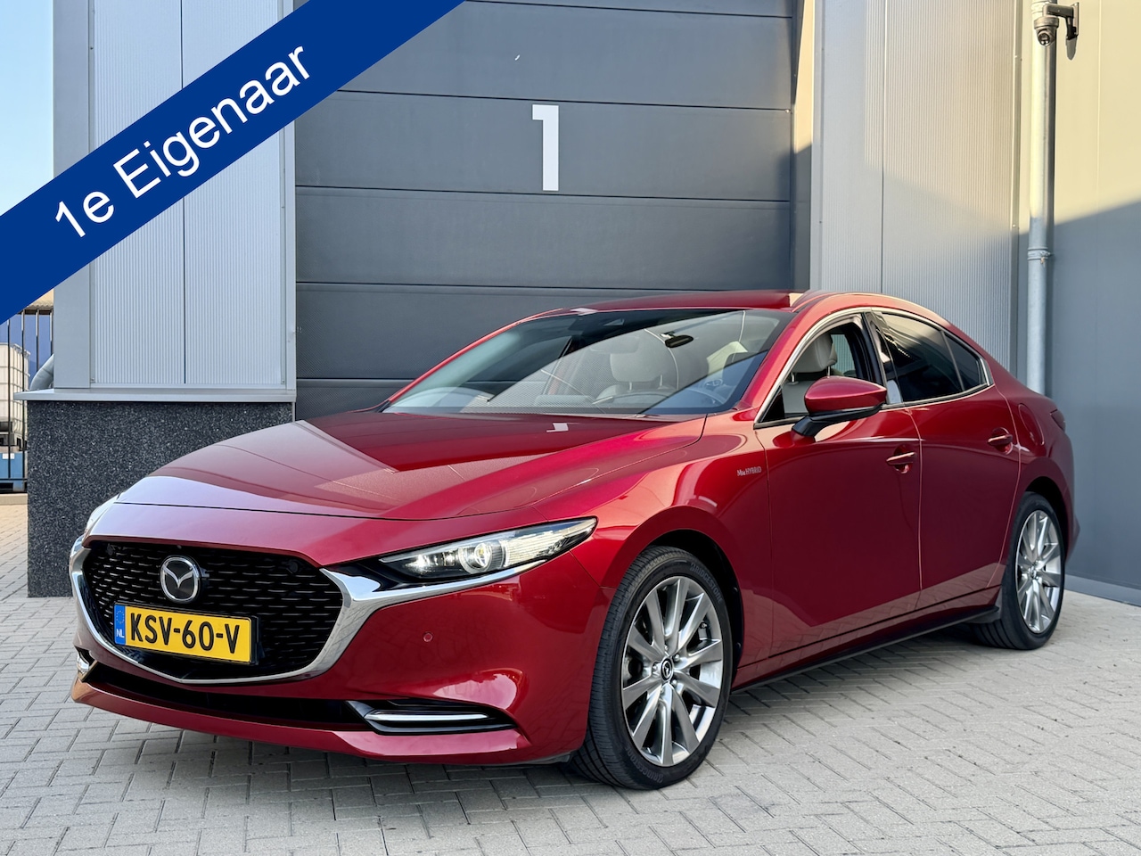 Mazda 3 - 2.0 M Hybrid 180PK Luxury *1e Eigenaar!* Leder / HUD / 360 Camera / Stoel/Stuurverwarming - AutoWereld.nl