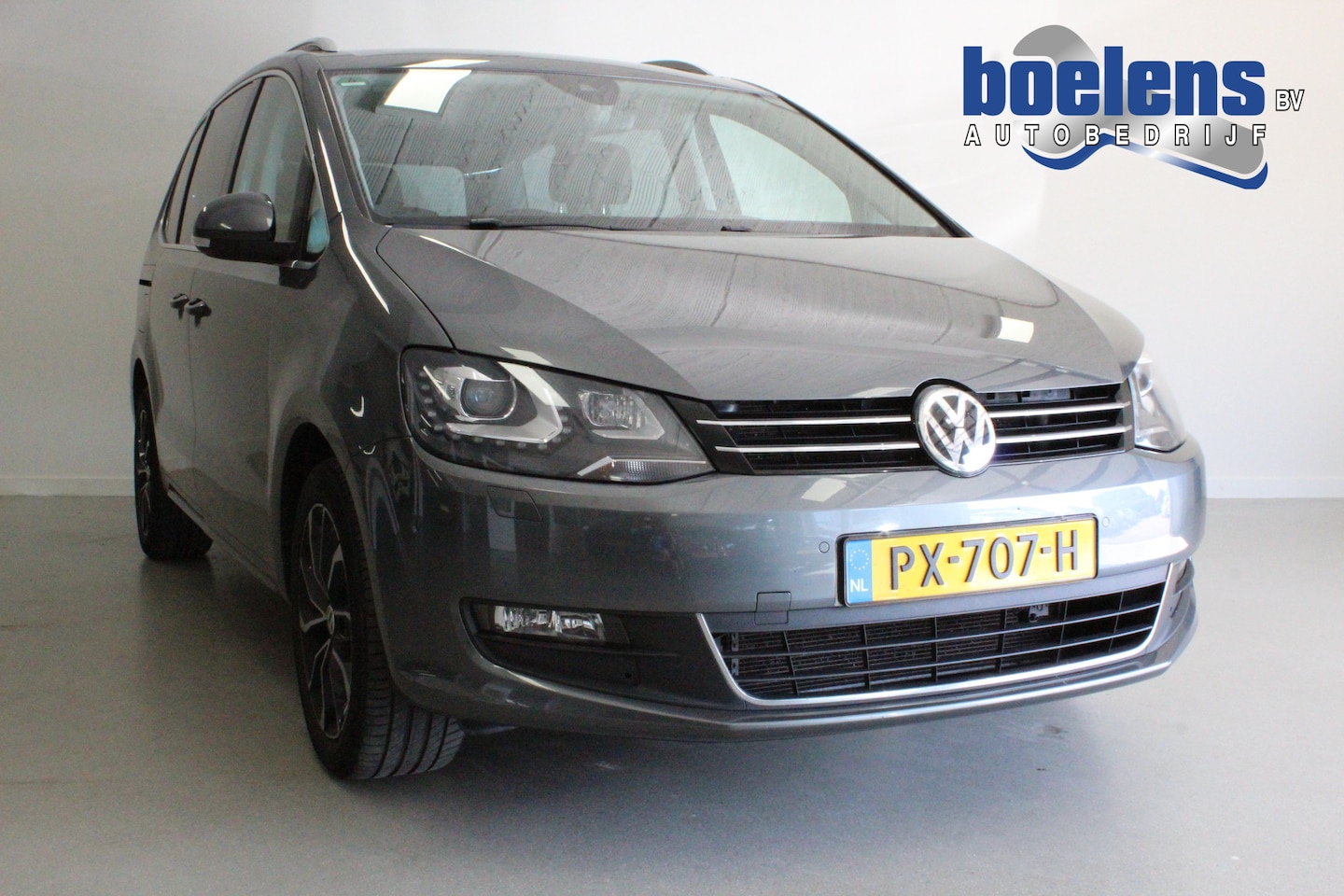 Volkswagen Sharan - 2.0 TDI Exclusive Series 7P | STOEL-VERW | ACC | WEGKL-TRHAAK | CAMERA | 17'LMV | CARPLAY - AutoWereld.nl