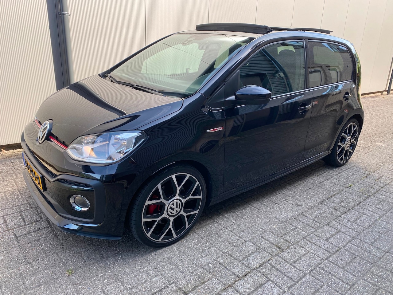Volkswagen Up! - 1.0 TSI GTI Full Options! - AutoWereld.nl