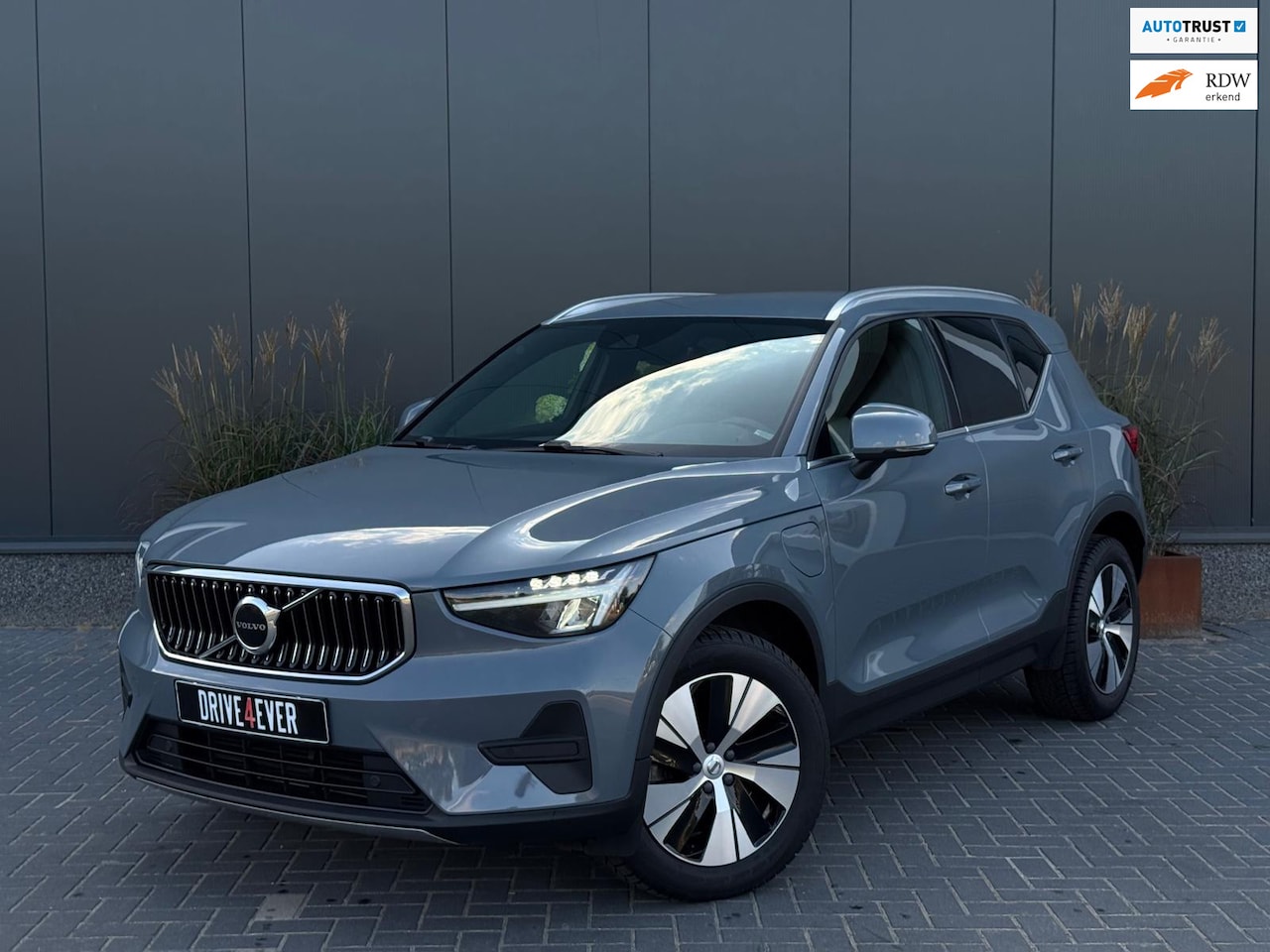 Volvo XC40 - 1.5 T4 Plug-in hybrid Core Bright FACELIFT M24 NAVI|CLIMATE|CAMERA|LED - AutoWereld.nl