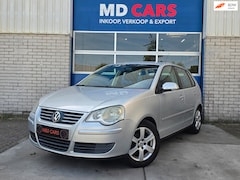 Volkswagen Polo - 1.2-12V Trendline AIRCO/CARPLAY/TREKHAAK/ELEK RAMEN