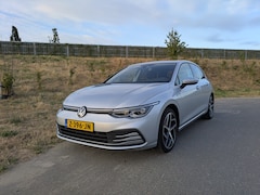Volkswagen Golf - 1.5 eTSI Style 150 pk, DSG7, dealeronderhouden, keyless, digital cockpit, IQ.light, massage, travel assis