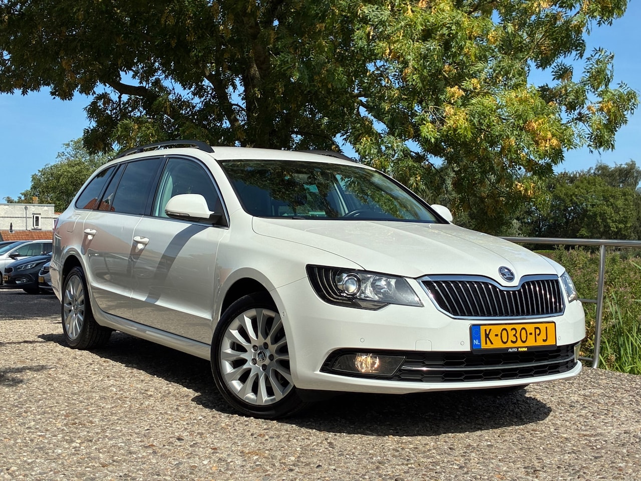Skoda Superb Combi - 1.4 TSI Active | Memory + Stoel verw. + Cruise + Clima nu € 8.975,-!!! - AutoWereld.nl
