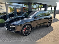 Porsche Cayenne - 4.8 Turbo