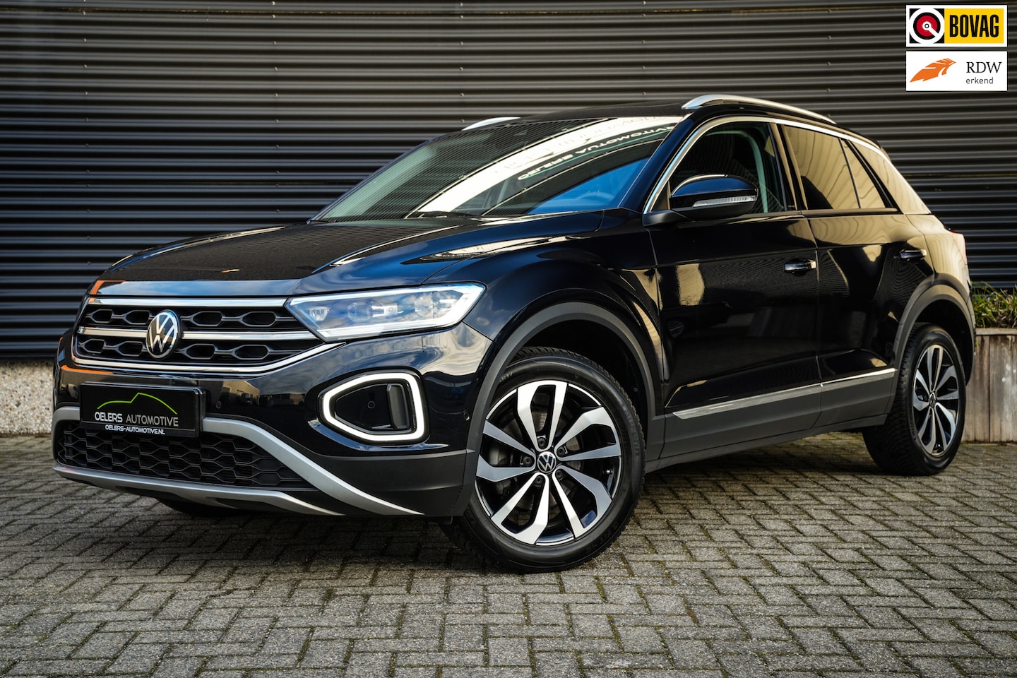 Volkswagen T-Roc - 1.5 TSI Style Aut. | ACC | Panoramadak | CarPlay | PDC met camera | Stoelverw. | IQ Led |1 - AutoWereld.nl
