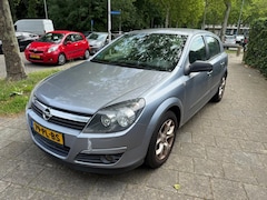 Opel Astra - 1.8 Cosmo Nap Airco 125PK Trekhaak Parkeersensoren