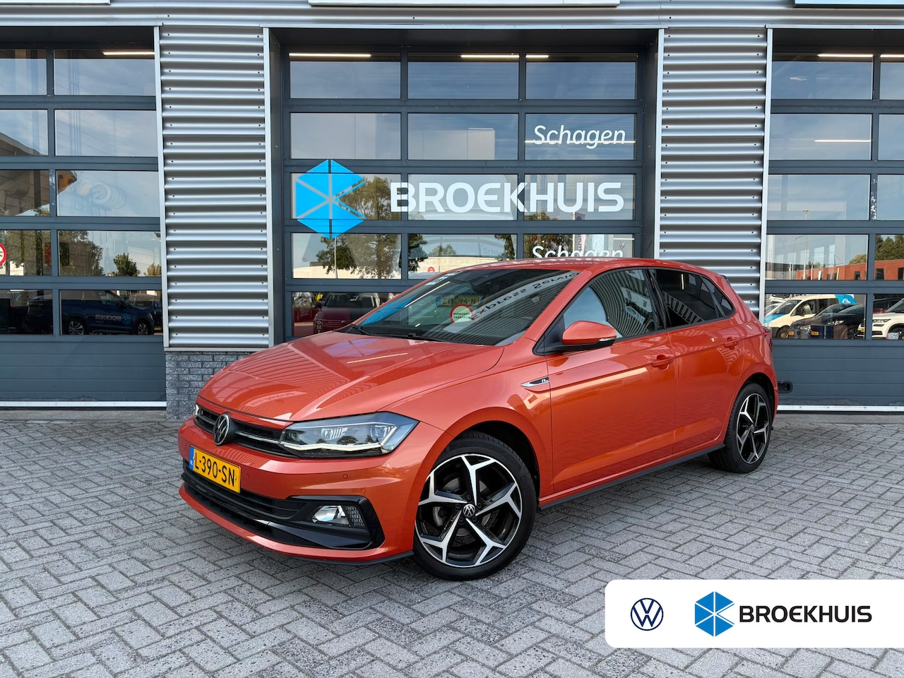 Volkswagen Polo - 1.0 TSI 95 pk Highline Business R 7-DSG | Achteruitrijcamera | Navigatie | Cruise control - AutoWereld.nl