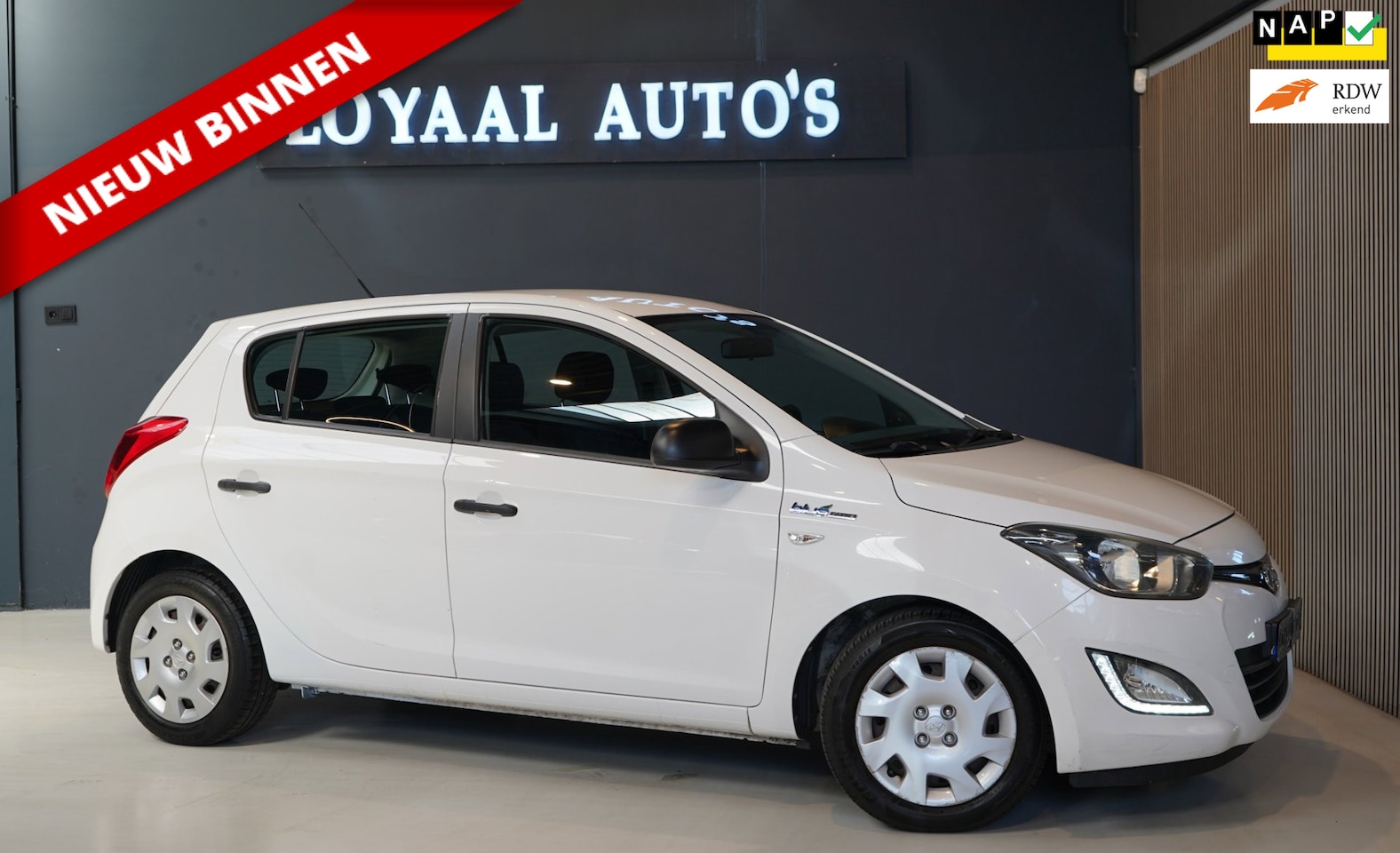 Hyundai i20 - 1.2i Business Edition | AIRCO | ELEK.RAMEN | NAP | APK. - AutoWereld.nl