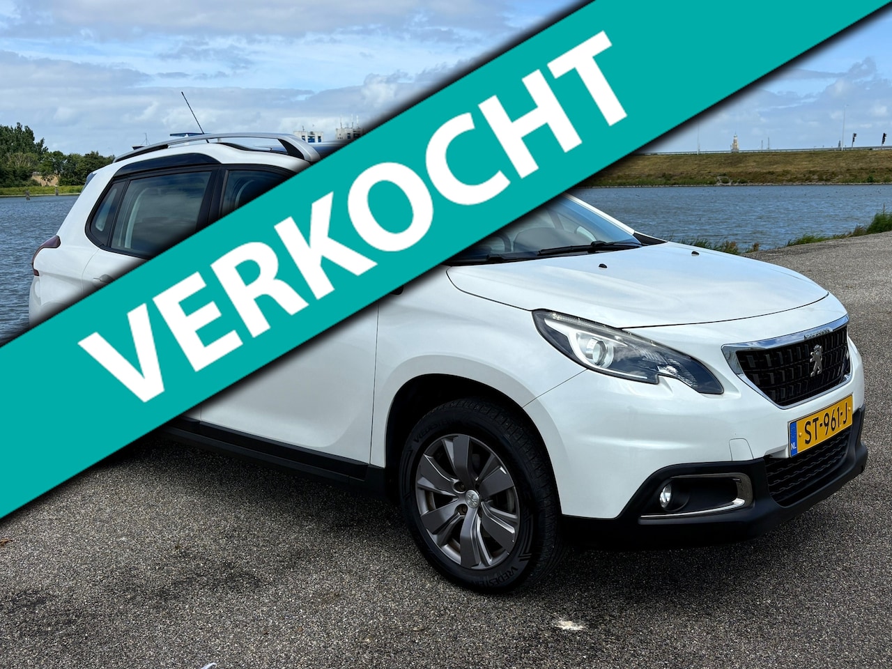 Peugeot 2008 - 1.2 PureTech Blue Lion/Pano/Airco/Nap/Led - AutoWereld.nl