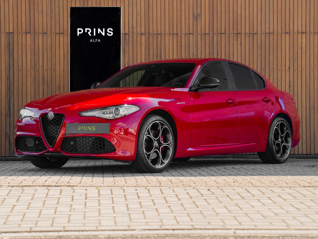 Alfa Romeo Giulia - 2.0 T Veloce 280pk AWD | 19'' | Carplay | Adapt. cruise | BTW auto - AutoWereld.nl