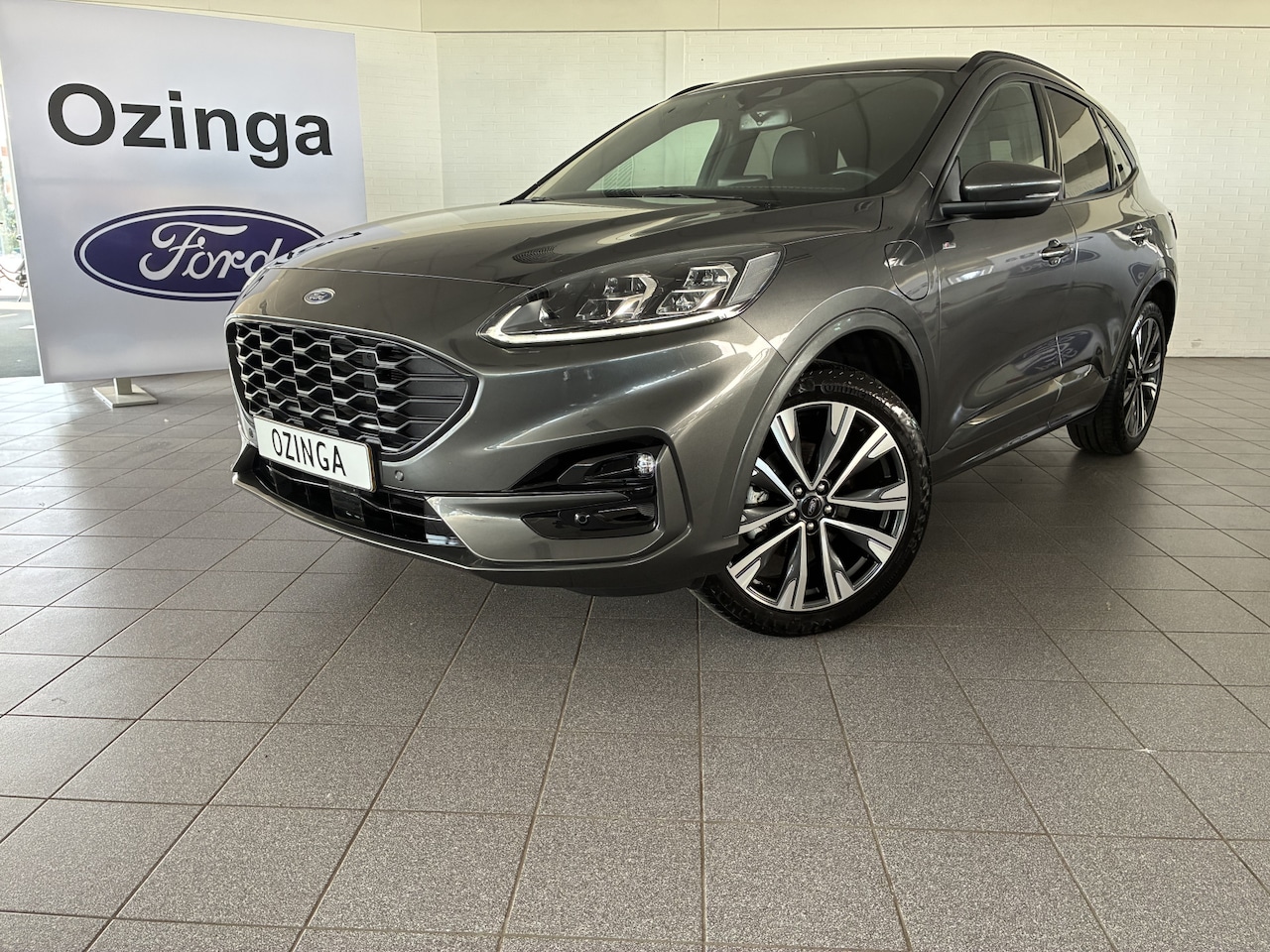 Ford Kuga - 2.5 PHEV ST-Line X-20 inch-trekhaak winterpakket - AutoWereld.nl