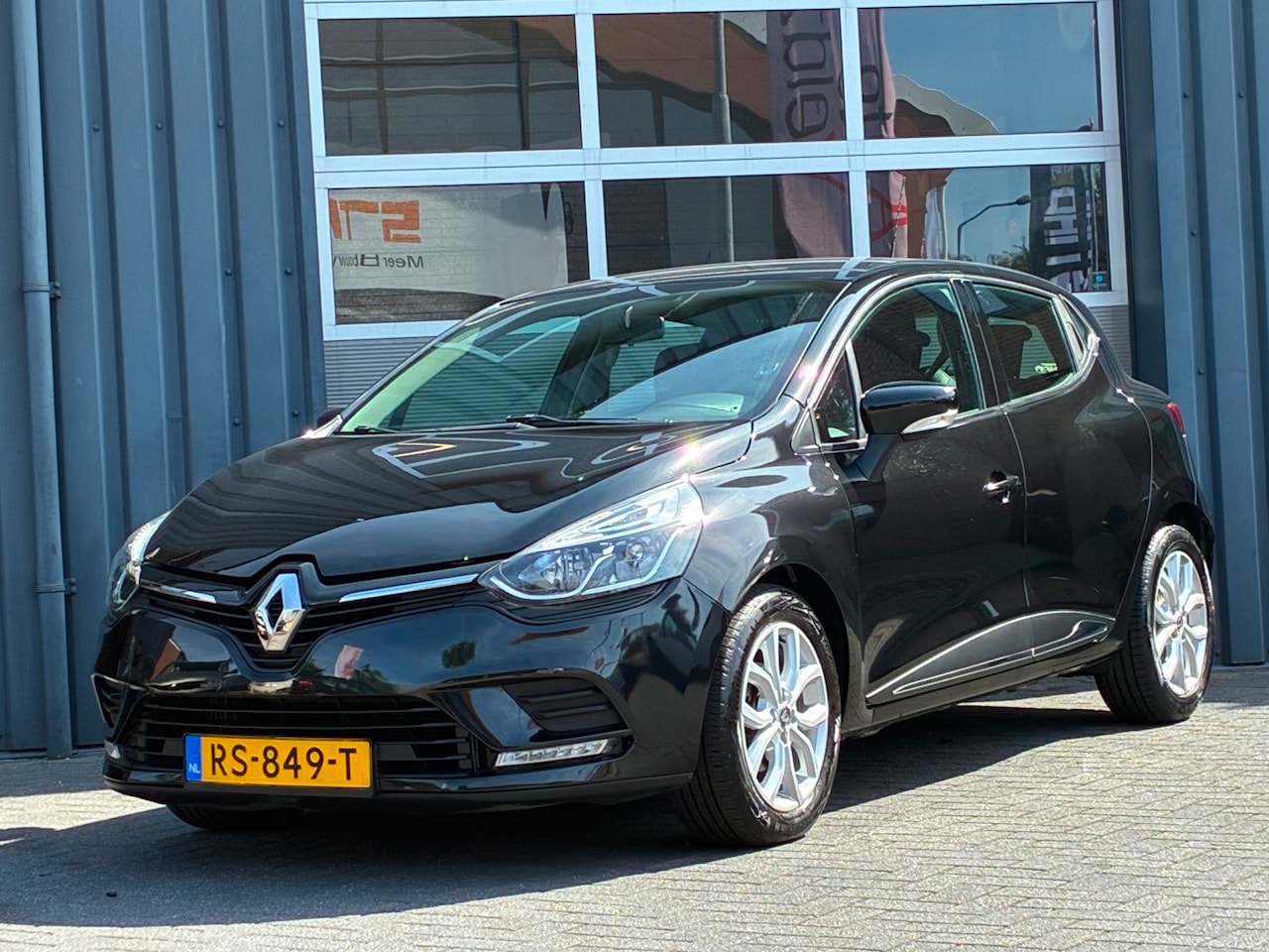 Renault Clio - 1.2 TCe 120PK Zen Airconditioning, Navigatie, PDC, Cruise control, Goed onderhouden! - AutoWereld.nl
