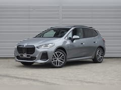 BMW 2-serie Active Tourer - 225e xDrive M Sport Automaat / Panoramadak / Trekhaak / Achteruitrijcamera / Sportstoelen