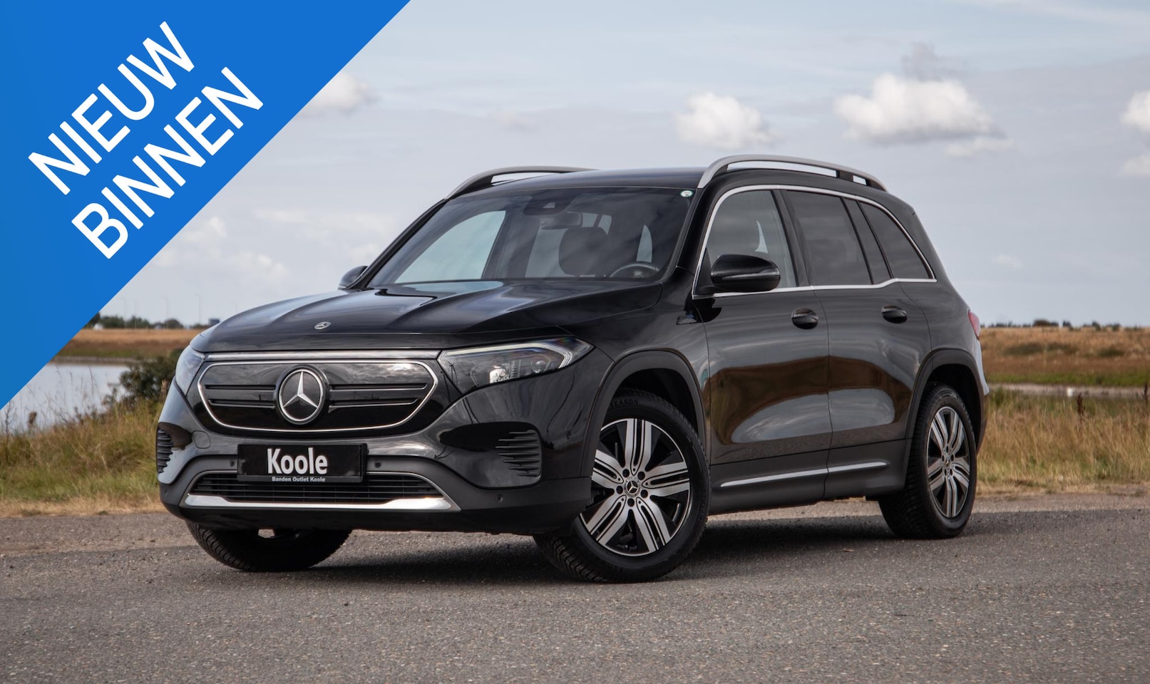 Mercedes-Benz EQB - EQB 300 4MATIC Luxury Line CARPLAY / CAMERA / SFEERVERLICHTING / LEER / STOELVERWARMING - AutoWereld.nl