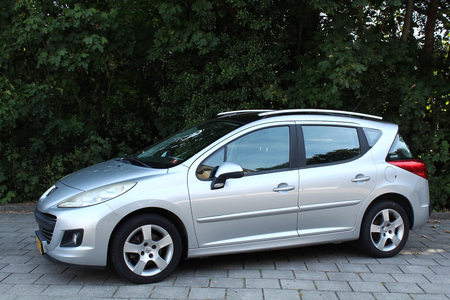 Peugeot 207 SW - 1.6 VTi XS clima cruise panoramadak Nette auto! - AutoWereld.nl