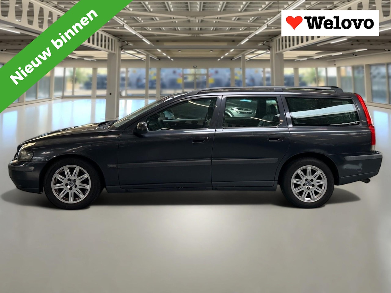 Volvo V70 - 2.4 Comfort Line Automaat, Nieuwe APK, Trekhaak.. - AutoWereld.nl