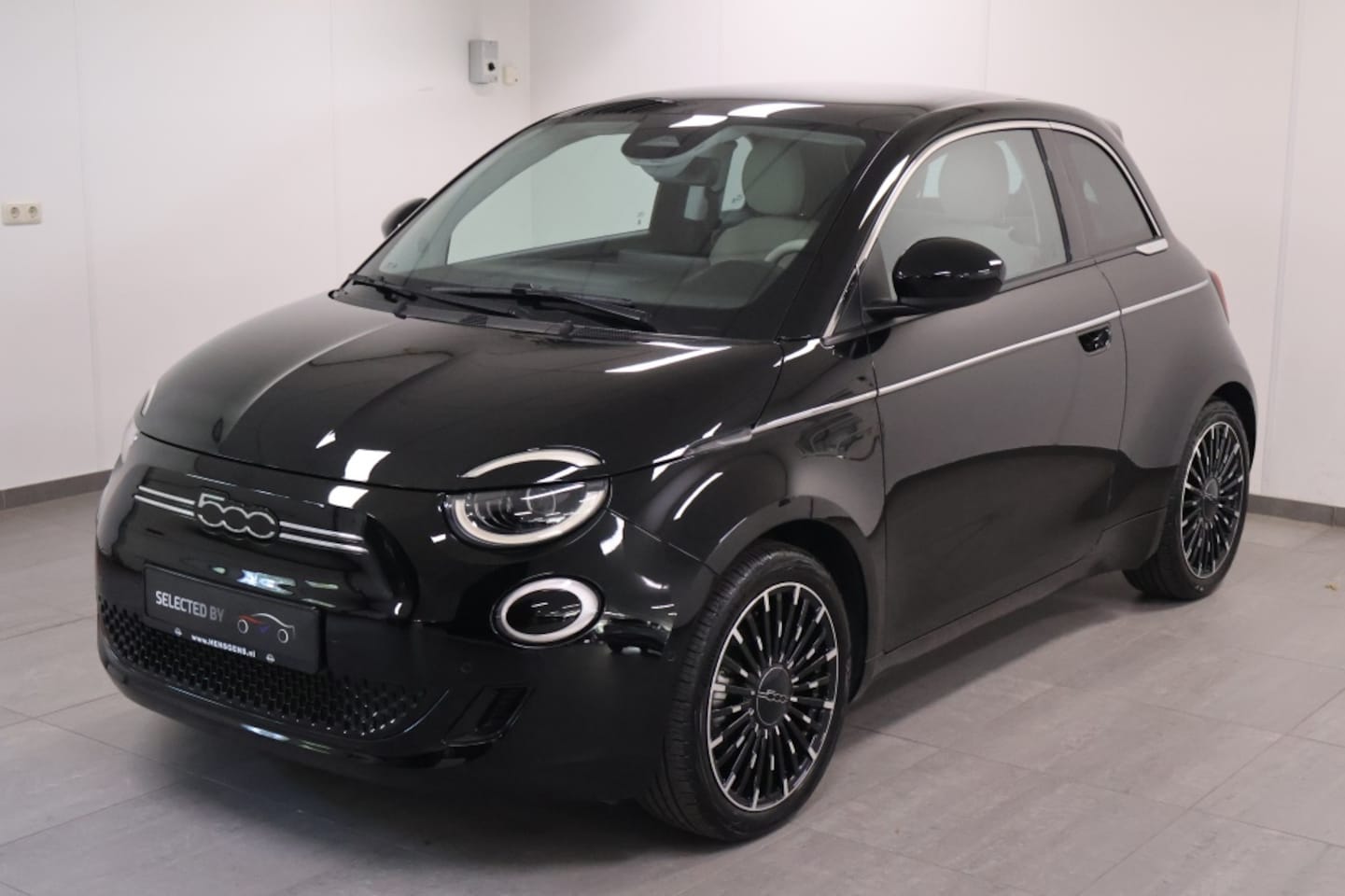 Fiat 500e - 3+1 La Prima 42 kWh - AutoWereld.nl