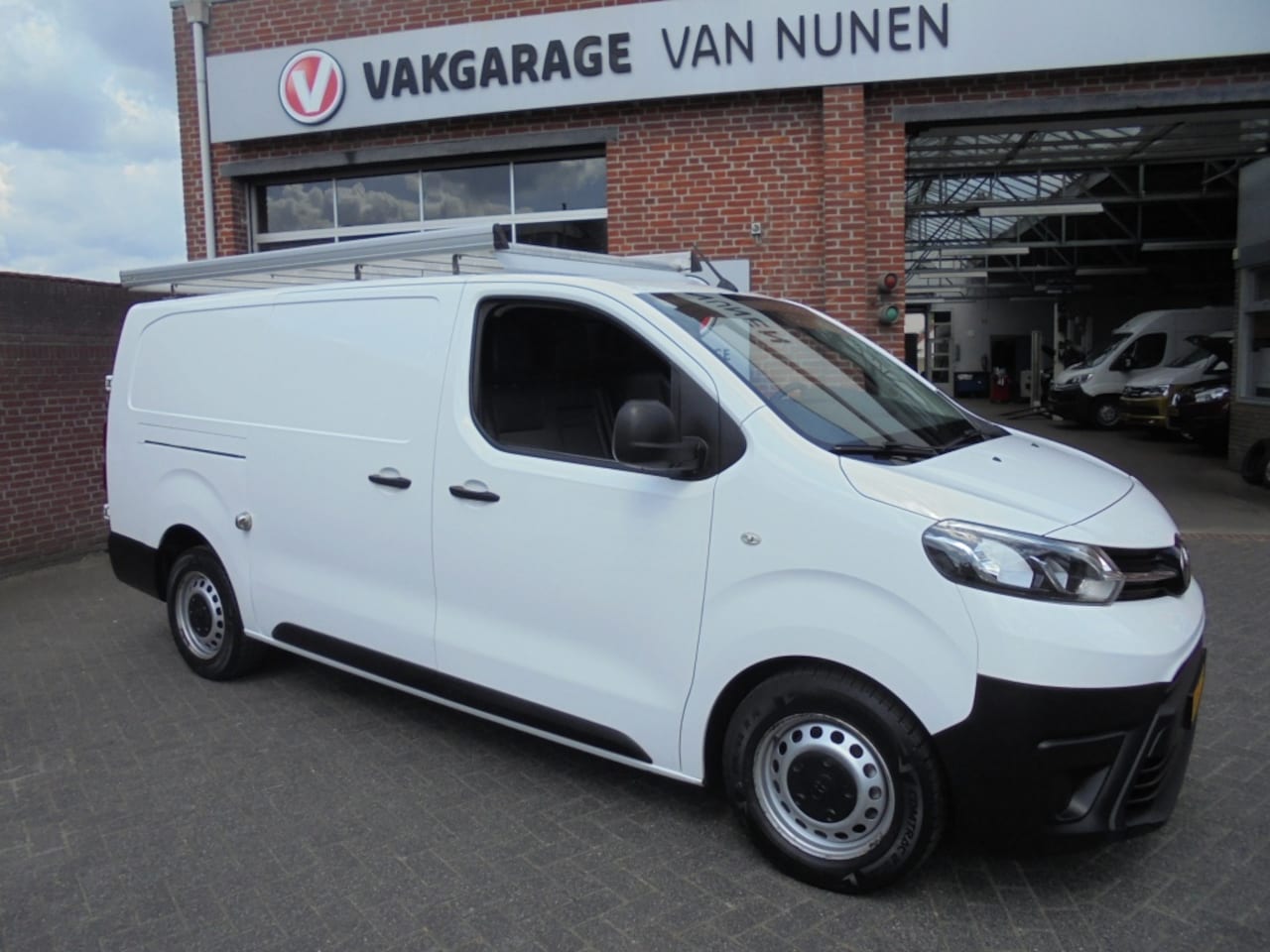 Toyota ProAce - 1.6 D-4D Cool Comfort||L3-H1||Trekhaak||Imperiaal||Airco|| - AutoWereld.nl