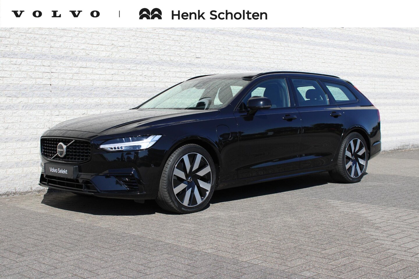 Volvo V90 - T8 Plug-in hybrid AWD Ultra Dark | Trekhaak | Panoramadak | Head up display | 360 graden c - AutoWereld.nl