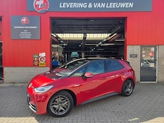 Volkswagen ID.3 - Pro Business 59 kWh Parkeersensoren voor + achter/ Stoel en stuurverwarming/ Camera/ Rijkl