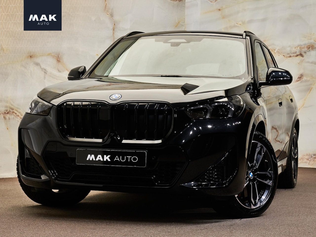 BMW X1 - xDrive25e M Sport Pro , 360 camera, 19", massage, HUD, ACC, adap-LED, keyless, NP68k - AutoWereld.nl