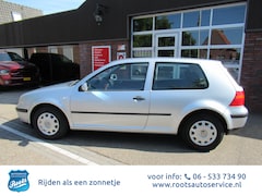 Volkswagen Golf - 1.6-16V Trendline Dist vervangen in 2024 *Airco*SB* Zeer nette VW golf / 2 e eigenaar