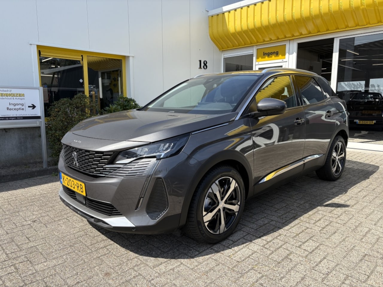 Peugeot 3008 - 1.2 PureT. BL Premium Automaat Navi - AutoWereld.nl