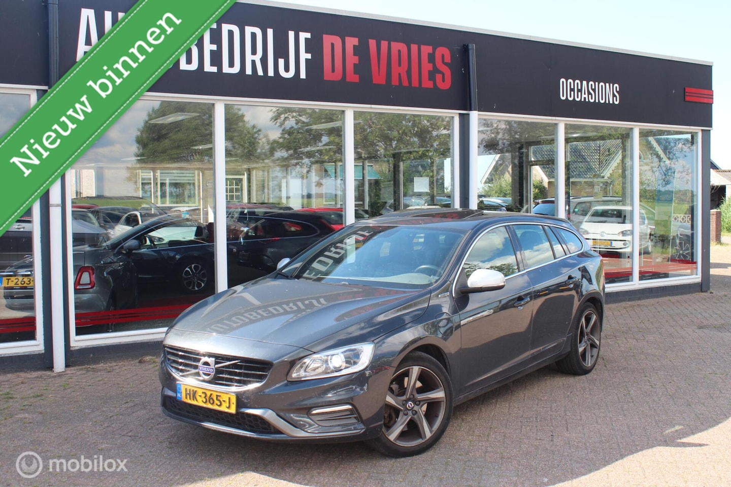 Volvo V60 - 2.4 D6 Twin Engine R-Design Opendak/Leder/Trekhaak - AutoWereld.nl