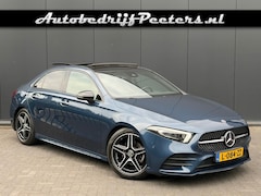 Mercedes-Benz A-klasse - A 200 AMG Nightpakket Pano Leder Sfeerlicht Camera Memory NL-auto