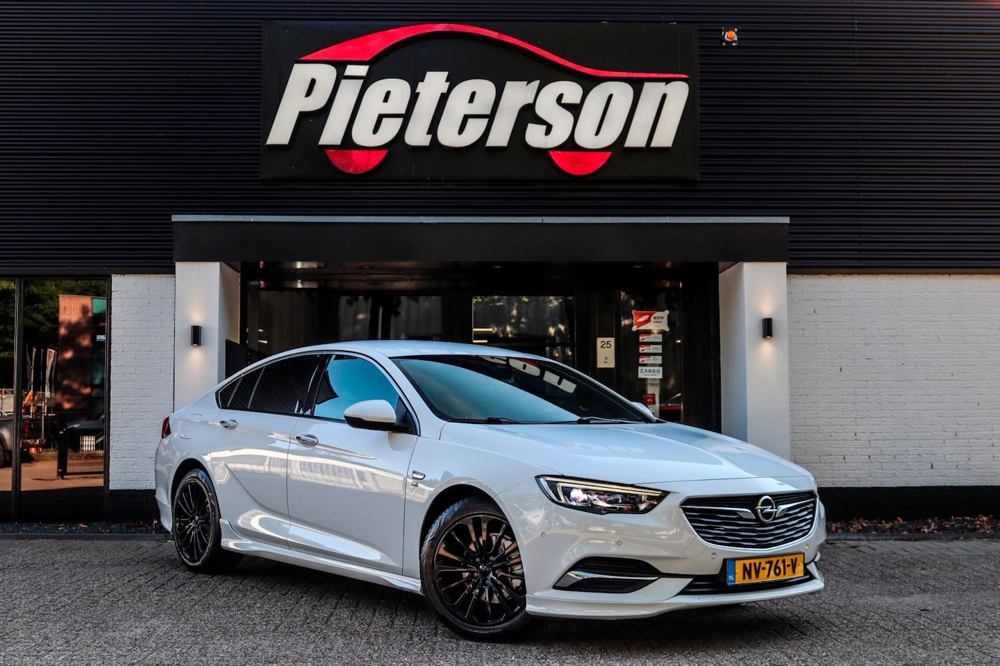 Opel Insignia Grand Sport - 1.5 Turbo OPC Line NAP VOL OPTIES - AutoWereld.nl