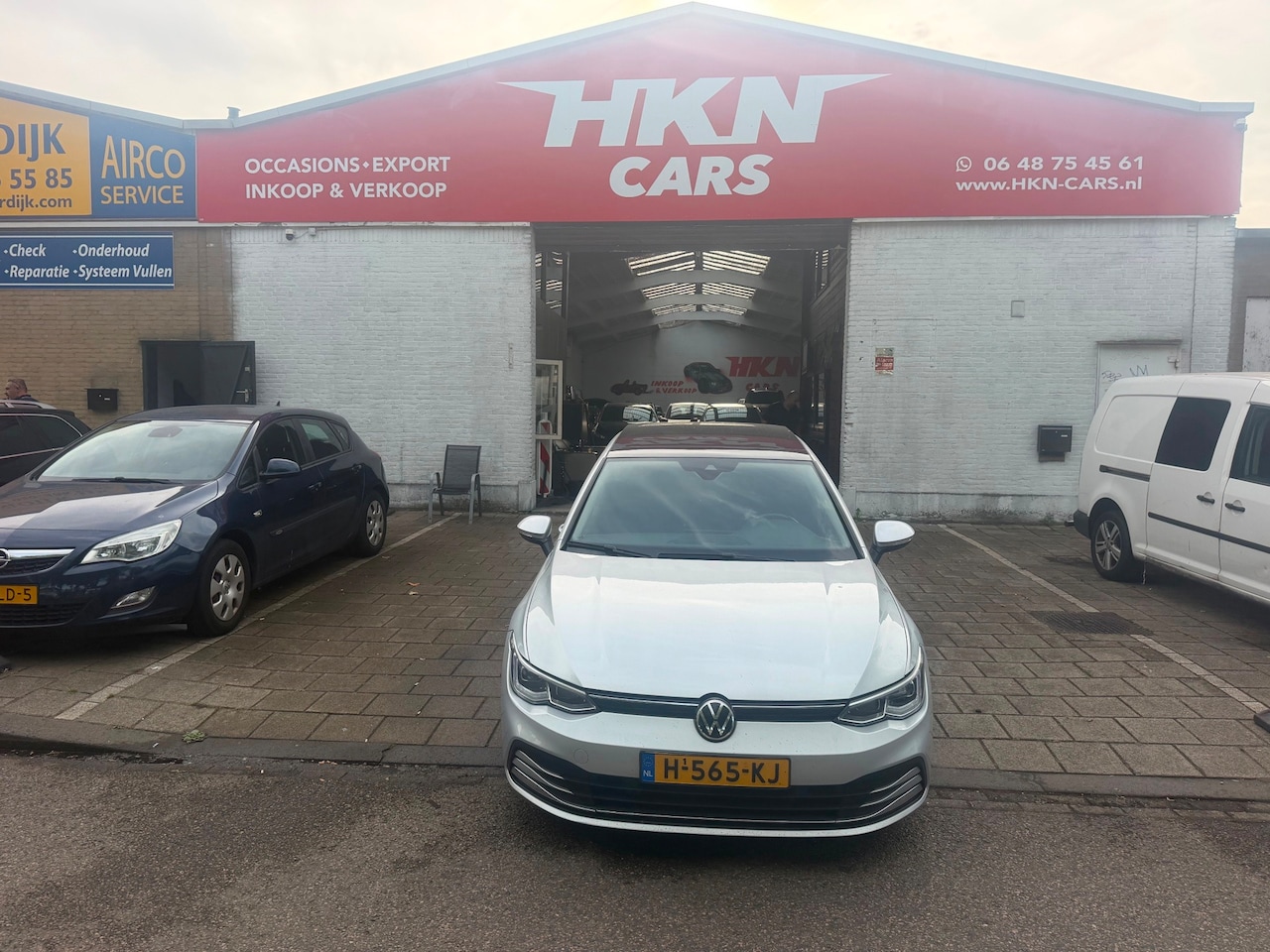 Volkswagen Golf - 1.5 eTSI Style bj 2020 automaat pano - AutoWereld.nl