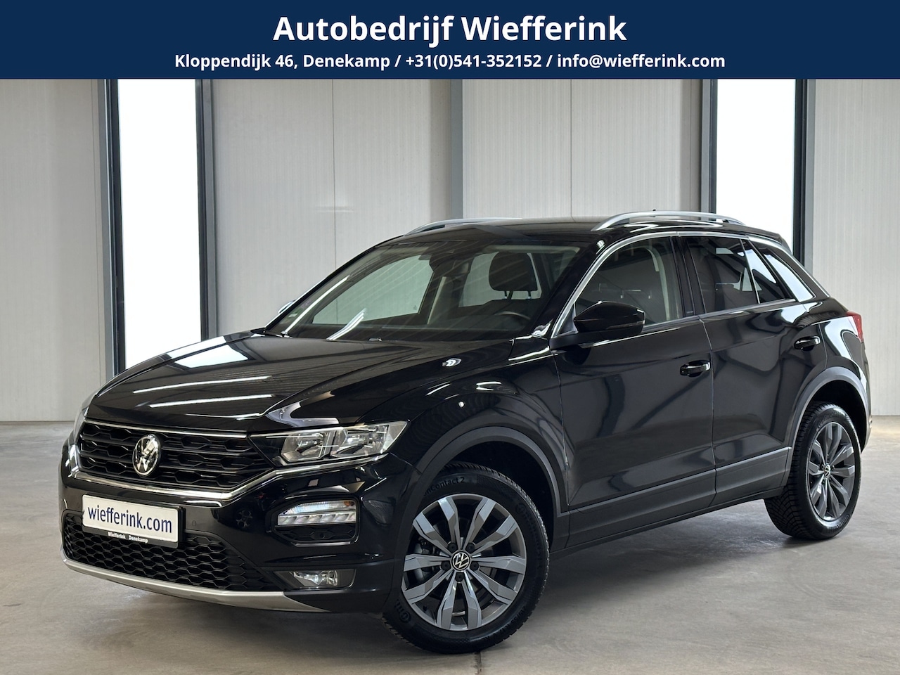Volkswagen T-Roc - 1.5 TSI 150pk Style Business DSG | Trekhaak | Camera | Stoelverwarming - AutoWereld.nl
