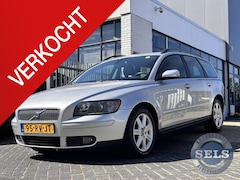 Volvo V50 - 2.4 Momentum 140PK/TREKHAAK/CLIMA
