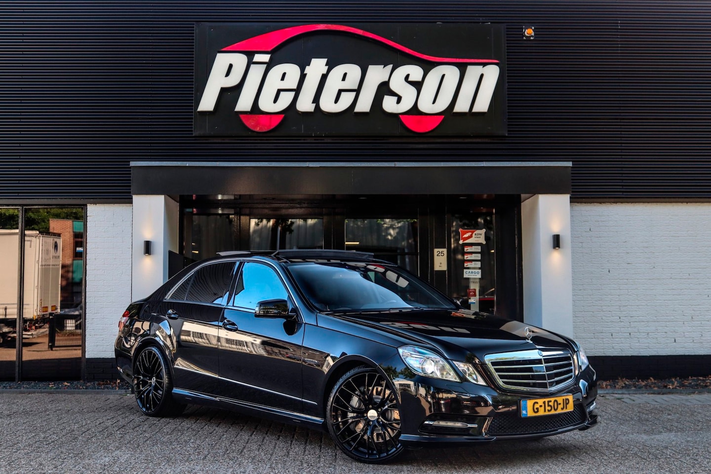 Mercedes-Benz E-klasse - 500 AMG PANO ALCANTARA H&K ACC VOL - AutoWereld.nl